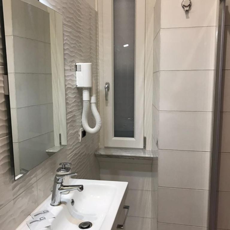 Ann Inn - Camera Matrimoniale/Doppia con Letti Singoli con Bagno Privato - 6