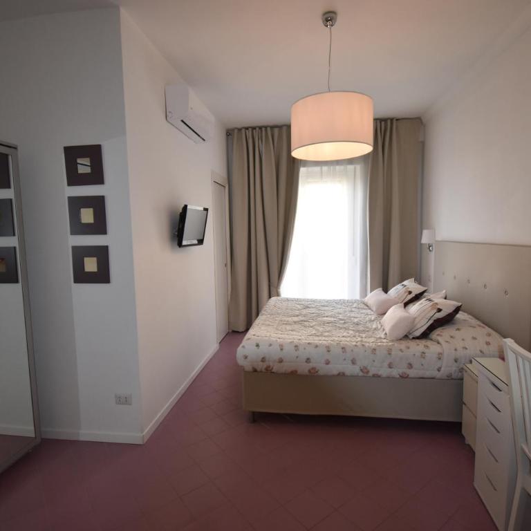 A Sorrento B&B - Camera Matrimoniale Deluxe con Balcone - 8