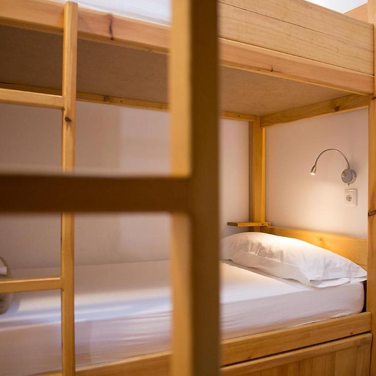 Crux Albergue - Cama en habitación compartida mixta de 6 camas - 1