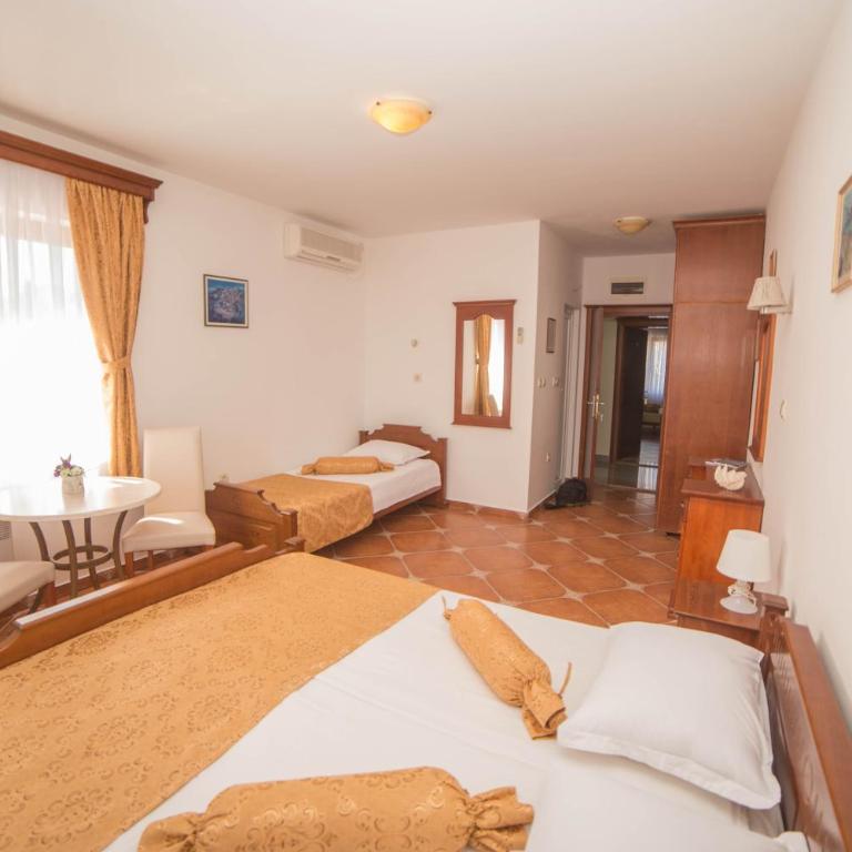 Hotel Fiammanti - Triple Room - 8