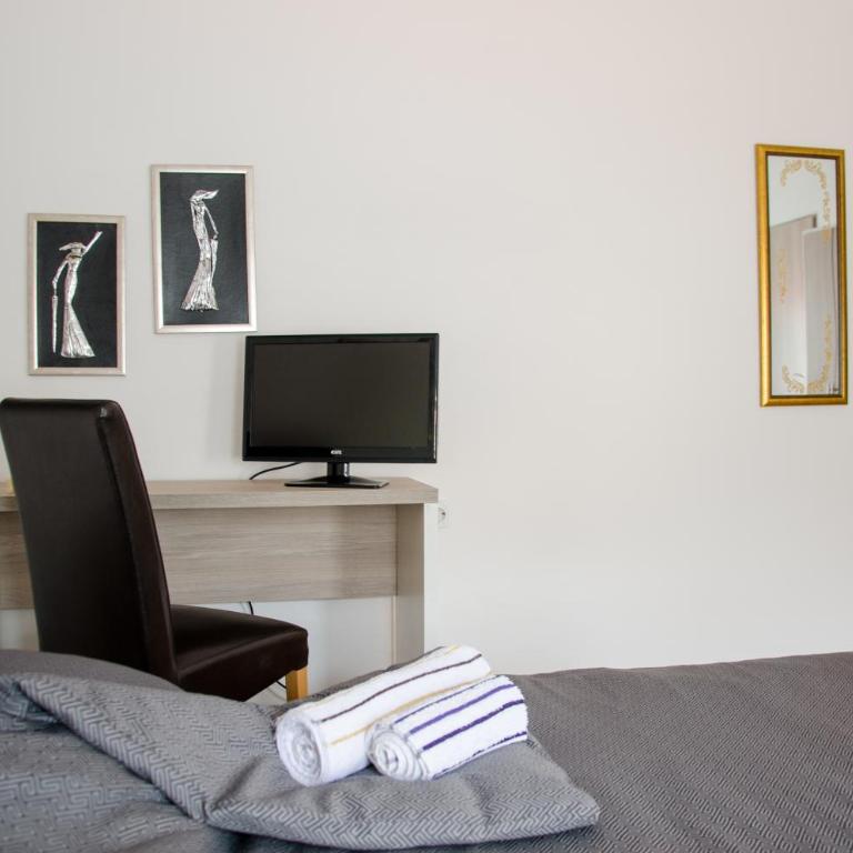 Guesthouse Unique - Deluks Soba sa Bračnim Krevetom (Queen-size) - 2