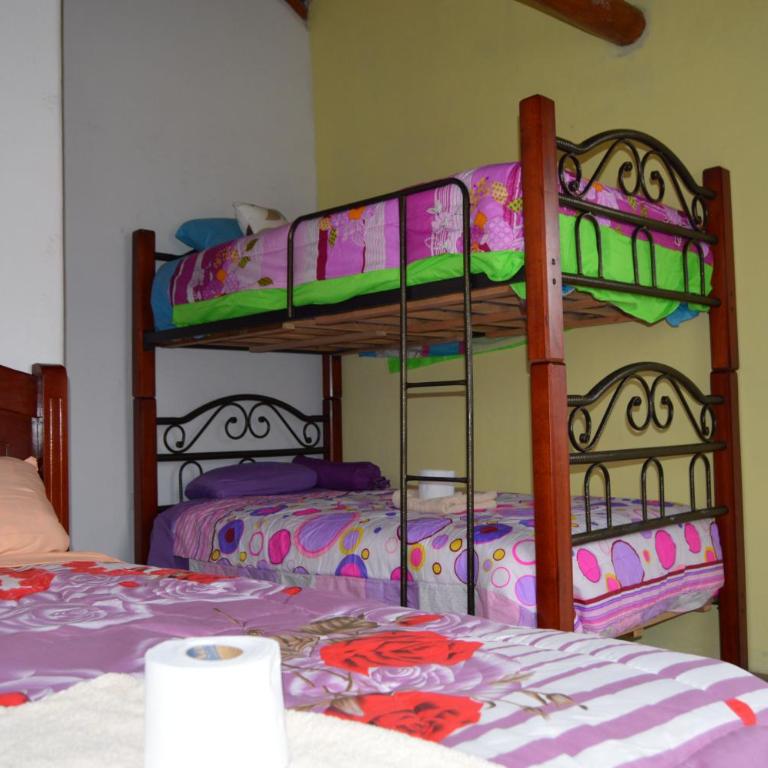 Quilotoa Green Lake - Habitación Triple con baño privado - 7