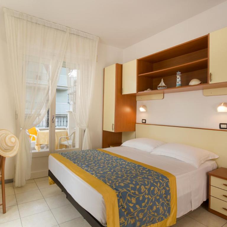 Hotel Cannes - in pieno centro - Double or Twin Room with Balcony - 1