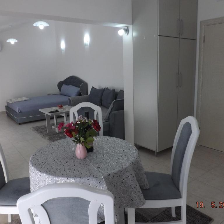 Raj - One-Bedroom Apartment - 5