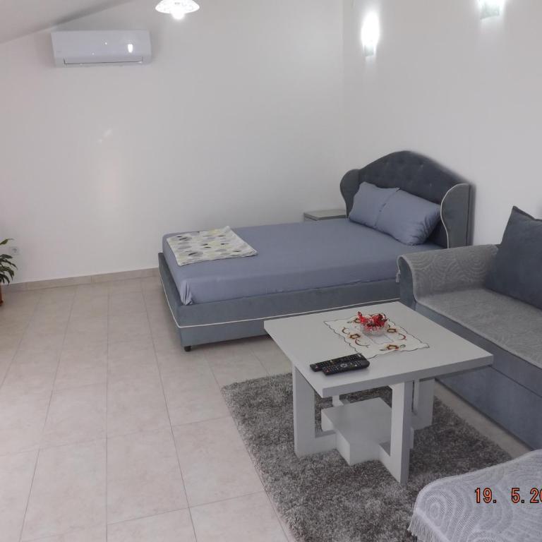 Raj - One-Bedroom Apartment - 4