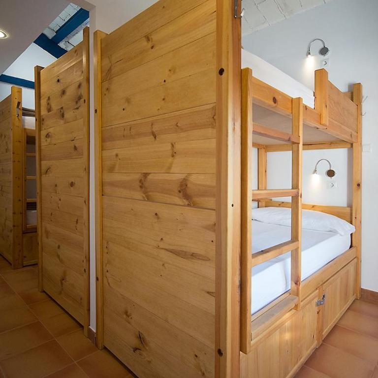 Crux Albergue - Cama en habitación compartida mixta de 6 camas - 2