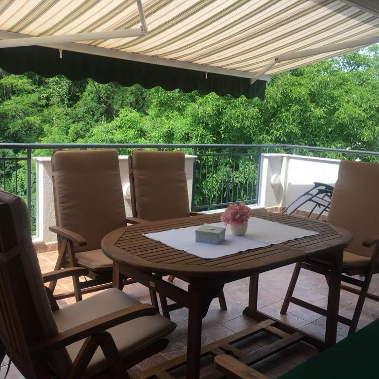 Apartmani Stipanic Tivat - Apartment with Terrace - 1