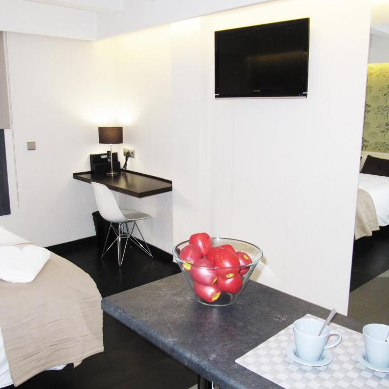 Barcelona Fifteen central Aparthotel - Deluxe Double Room - 17