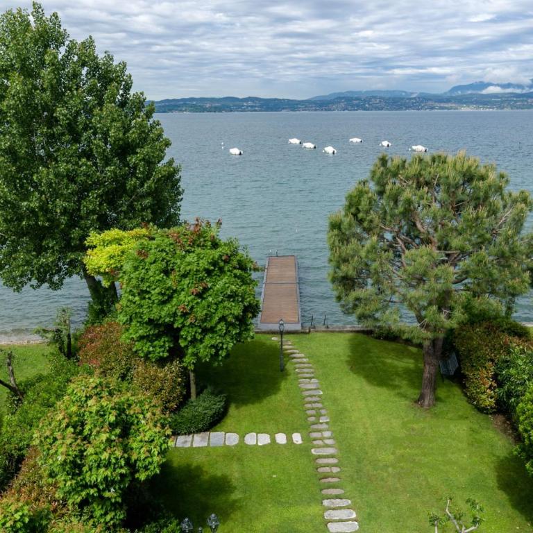 Sirmio Apartments - Primavera Stay - Top Floor Apartment with Terrace and Lake View - 2