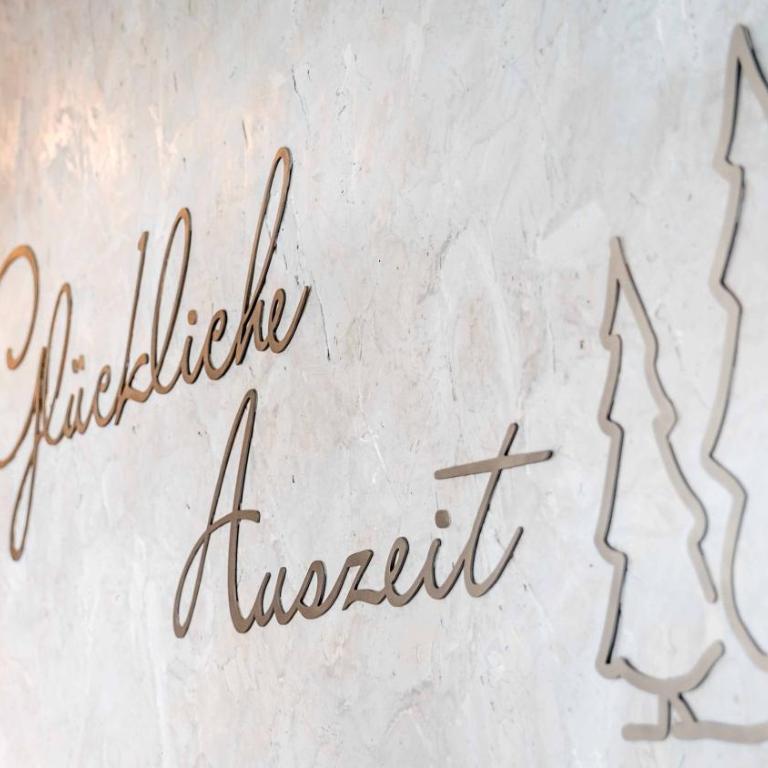 Fichtenwald-Ihr Boutique I Glück`s Hotel - Ihr Kraftort - Wasserwelten Bad Füssing - Premium Doppelzimmer mit Balkon - 1