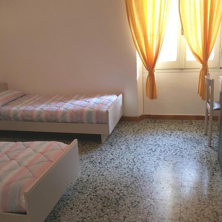 Il Giardino del Nespolo - Camera Doppia con Letti Singoli con Bagno Privato Esterno - 3