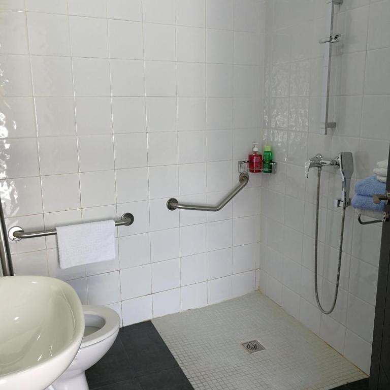 Alojamiento Jose Carlos - Habitación Doble adaptada para personas con discapacidad - 2 camas - 1