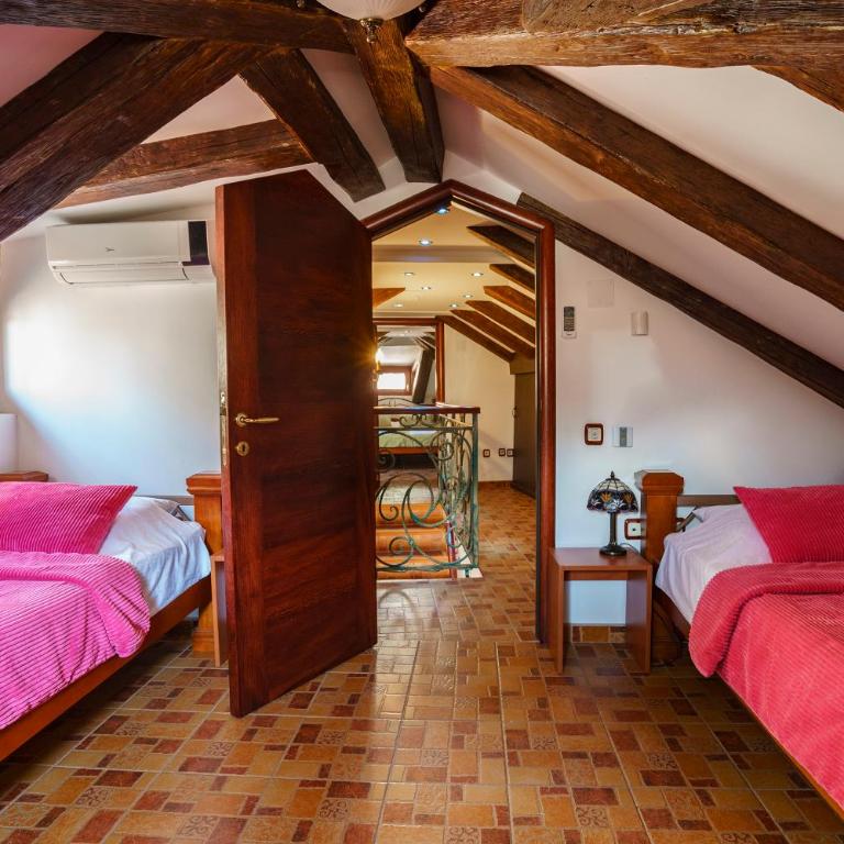 Apartments Wine House Old Town - Two bedroom apartment with Balcony - 7