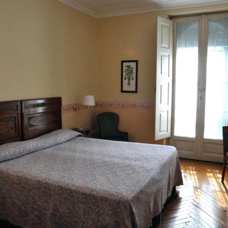 Hotel Roma e Rocca Cavour - Camera Matrimoniale Comfort - 4