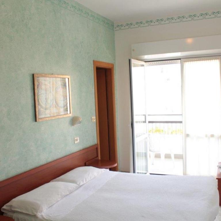 Hotel Junior - Chambre Double ou Lits Jumeaux - 1