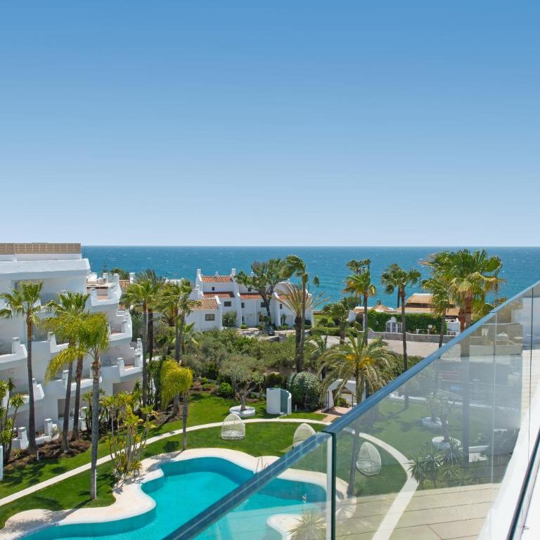 Iberostar Selection Marbella Coral Beach - Ático Doble con vistas laterales al mar y bañera de hidromasaje - 4