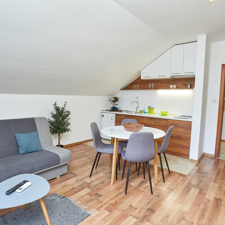 ŽUPAN apartmani - Apartman sa Balkonom - 4