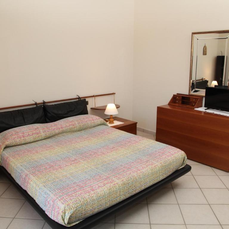 La Collina Capo d'Orlando - Camera Matrimoniale con Bagno Privato Interno - 2