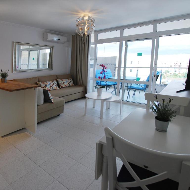 Central Apartment overlooking Yumbo centre with heated pool - Apartamento - 22
