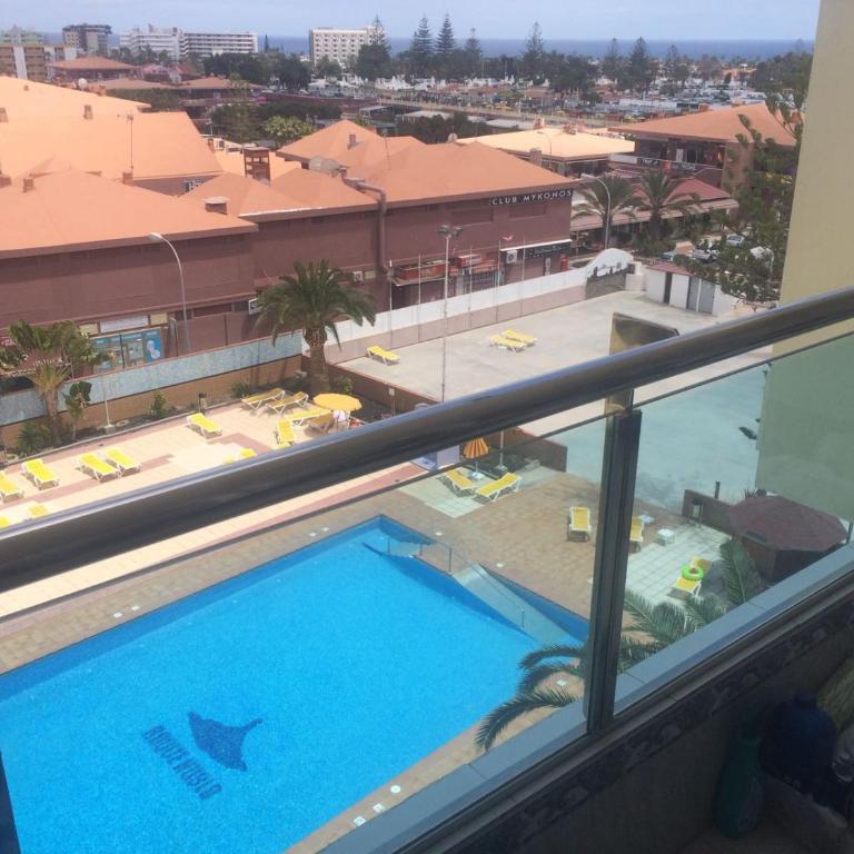 Central Apartment overlooking Yumbo centre with heated pool - Apartamento - 6