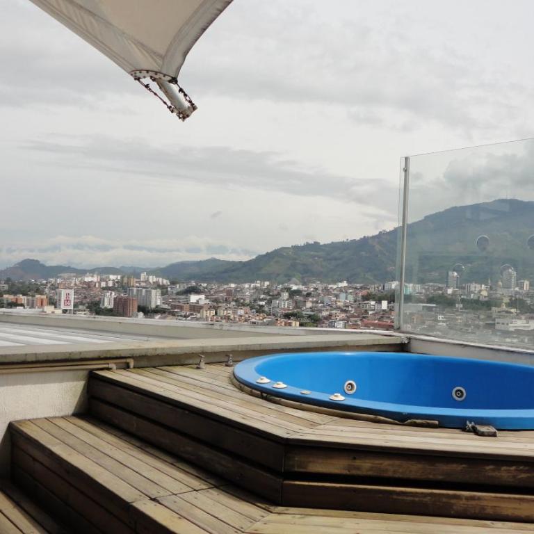 Habitat Suites Hotel - Suite Deluxe con cama extragrande - 4