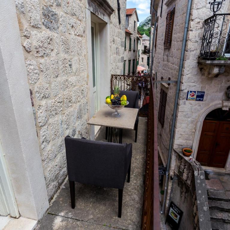 Boutique Hotel Hippocampus - King Suite with Balcony - 1