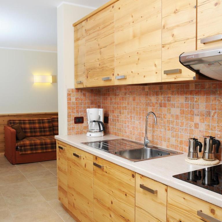 Residence Marisol Camere & Appartamenti - Mezzana Centre - One-Bedroom Apartment - Via IV Novembre 68 - 2