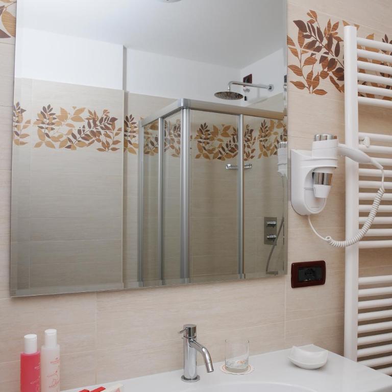 Residence Marisol Camere & Appartamenti - Mezzana Centre - Apartamento Confort de 2 dormitorios - Via 4 Novembre 68 - 8