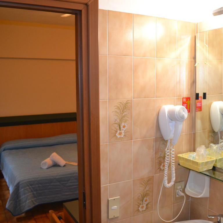 Hotel Smeraldo - Camera Economy Doppia con Letti Singoli - 16