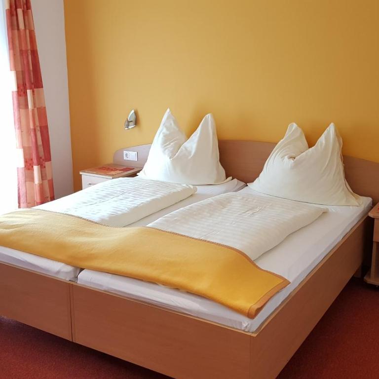Roseggerhof - Doppelzimmer mit Balkon - 1