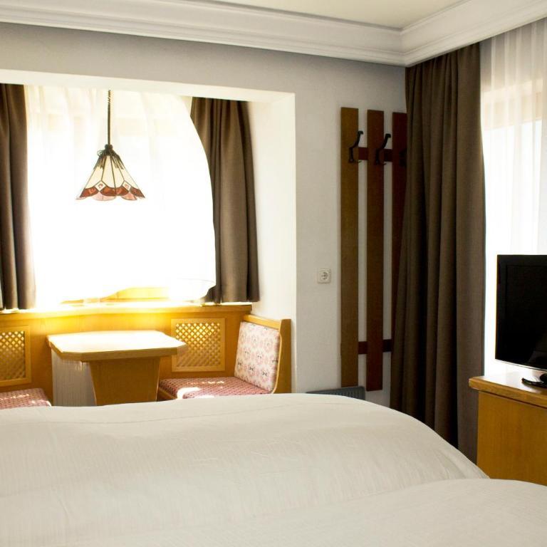 Alpenhotel Tirolerhof - Economy Doppelzimmer - 2