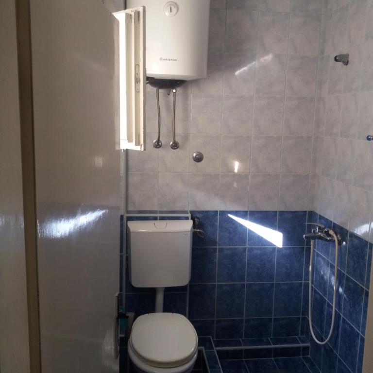 Apartments MM Budva - Twin Room with Private Bathroom - 3
