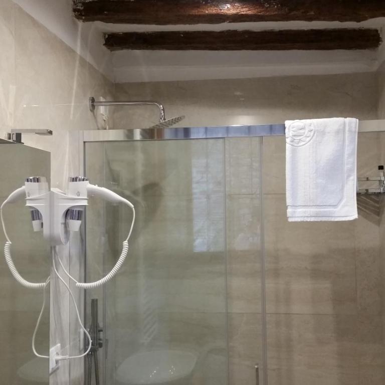 La Bonbonnier - One-Bedroom Apartment - 9
