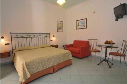 Residence Hotel Villa Fiorentino - Camera Quadrupla - 3