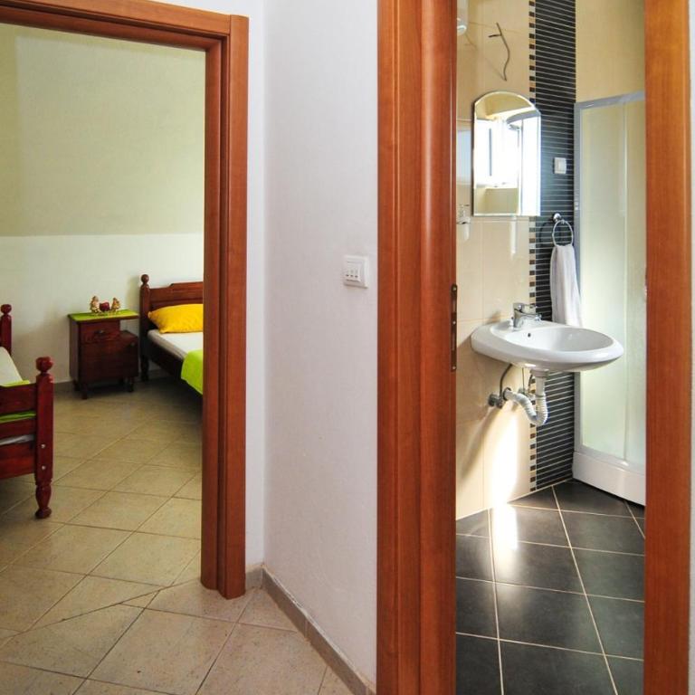 Apartmani Bekonja - One-Bedroom Apartment - 8