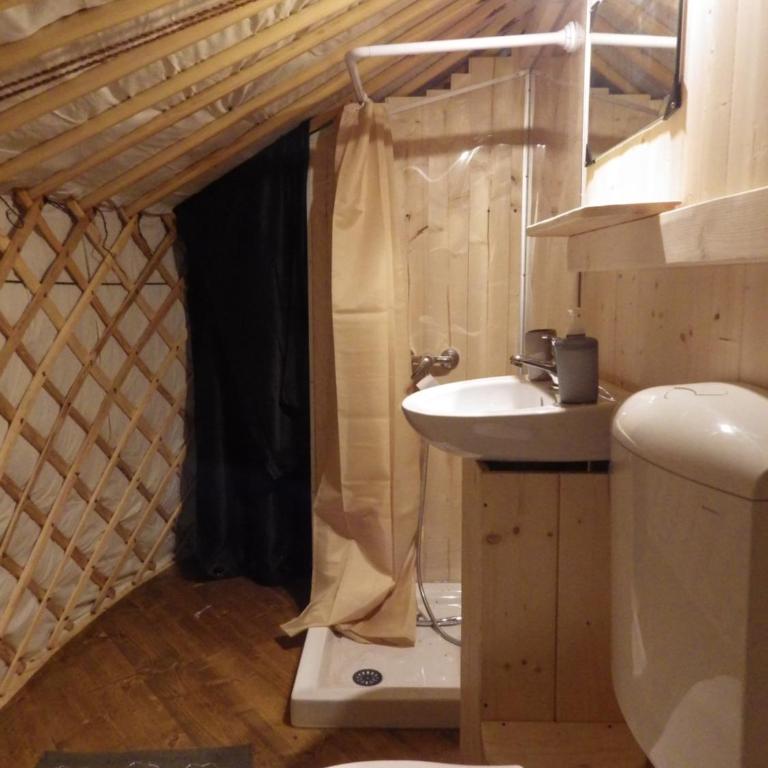 La Cera Farm Camping B&B - Deluxe Bungalow with Sea View - 16