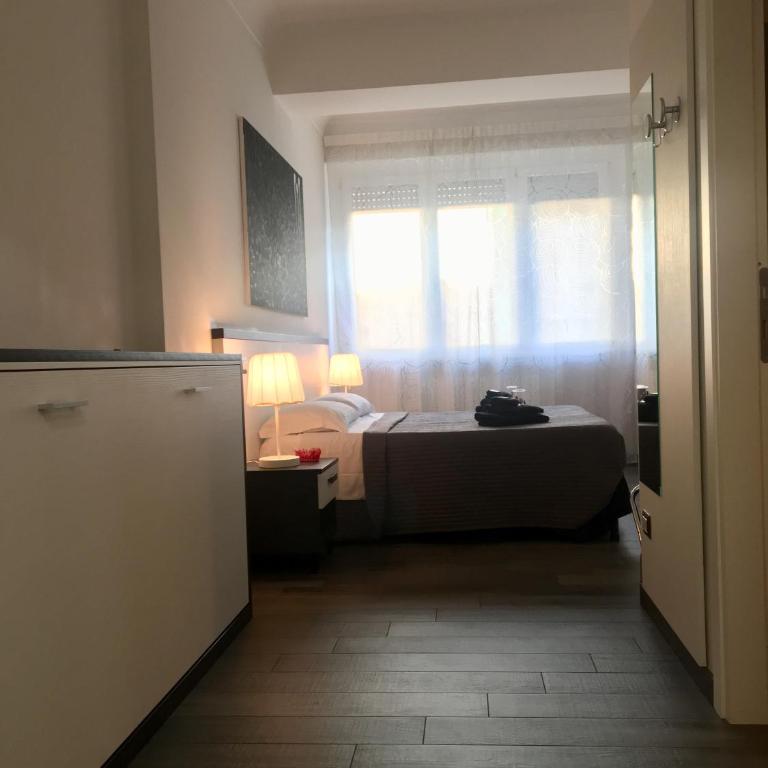 Your House By Ale - Camera Tripla con Bagno Privato - 25