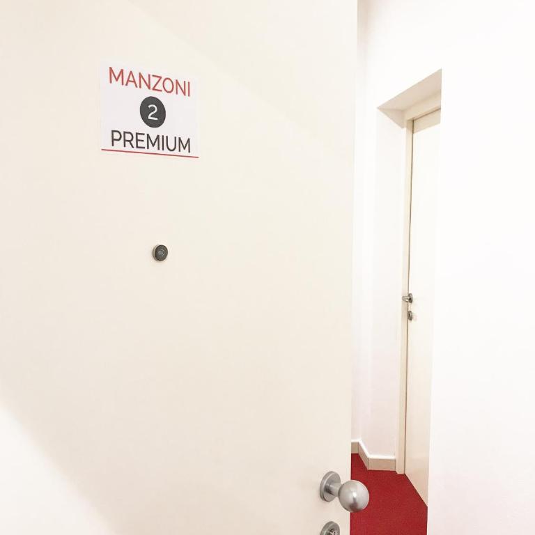 Manzoni Premium - Due Camere Matrimoniali Comunicanti con Bagno Privato - 1
