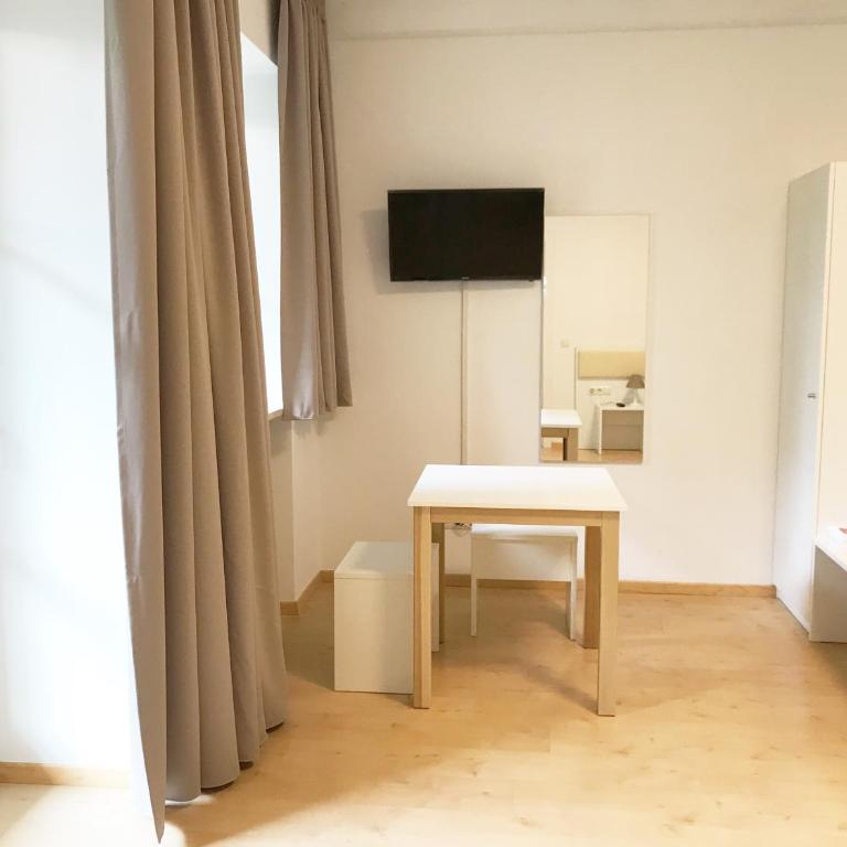 Manzoni Premium - Due Camere Matrimoniali Comunicanti con Bagno Privato - 8
