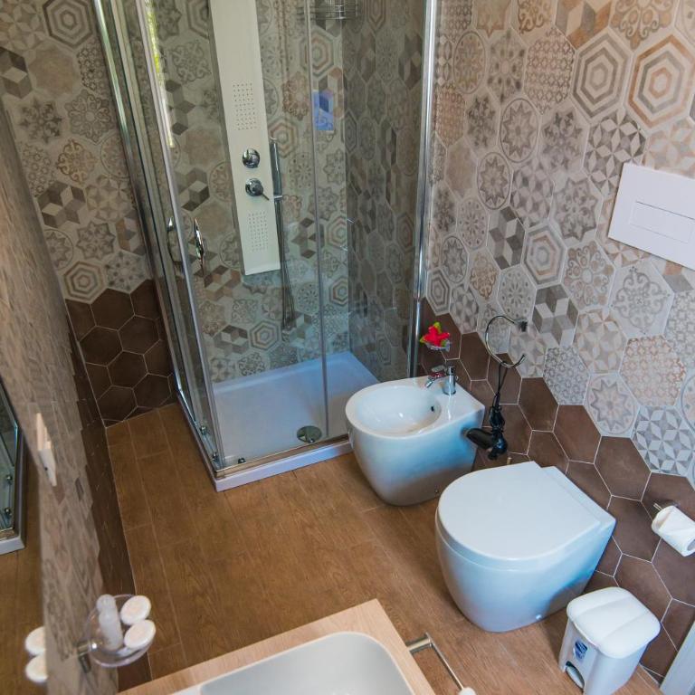 La Gioia di Sicilia B&B - Camera Matrimoniale con Patio - 13