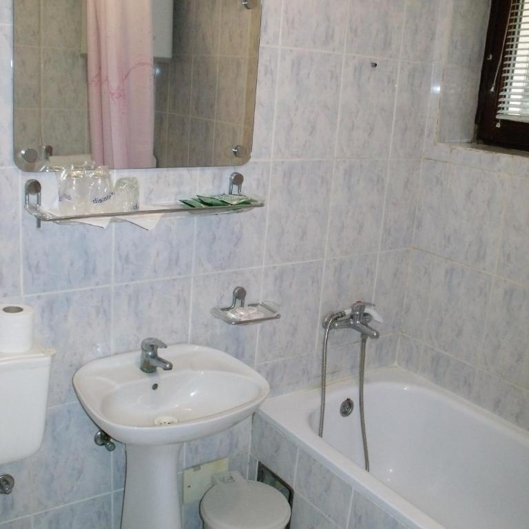 Garni Hotel PBG - Triple Room - 2