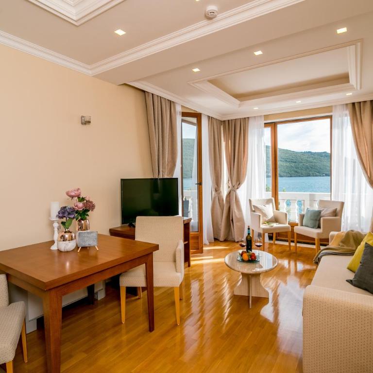 Hedera Residences - Kumbor - Deluxe One Bedroom Apartment with Balcony and Sea View - 14