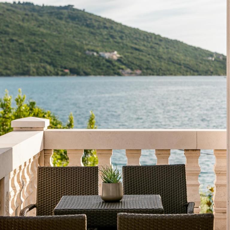 Hedera Residences - Kumbor - Deluxe One Bedroom Apartment with Balcony and Sea View - 6