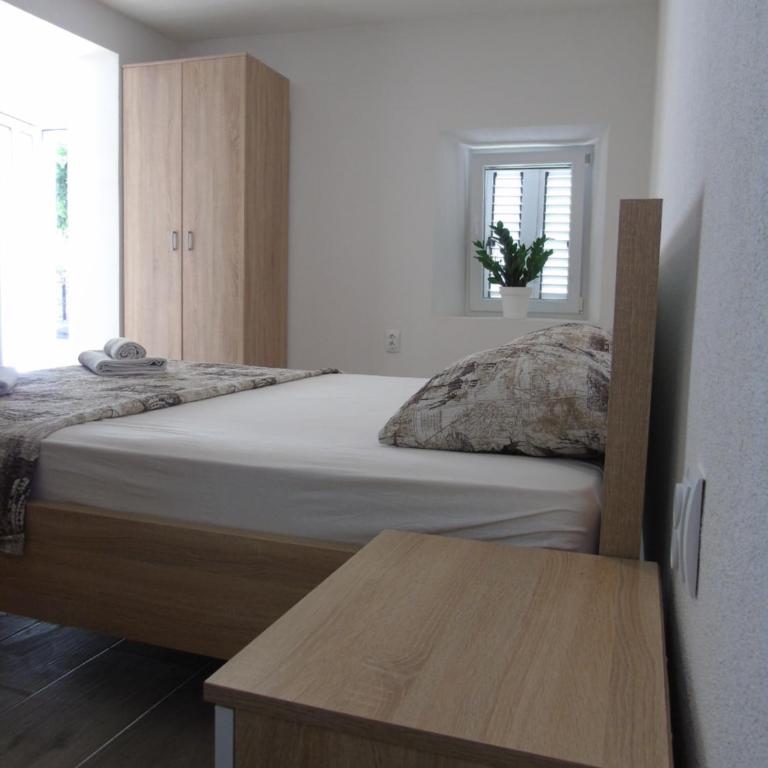Apartments Marysol - Studio Apartment with Sea View - 11