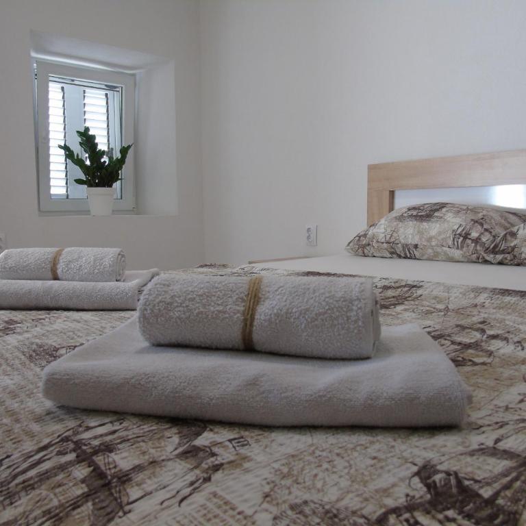 Apartments Marysol - Studio Apartment with Sea View - 1