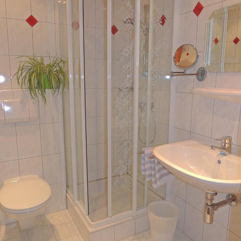 Pension Gatterer - Doppelzimmer mit Balkon - 4