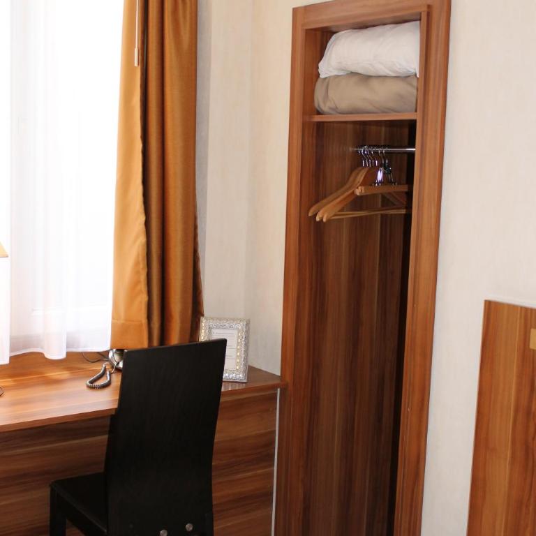 Hotel The Originals du Grand Monarque Nantes Gare - Chambre Simple Confort - 4