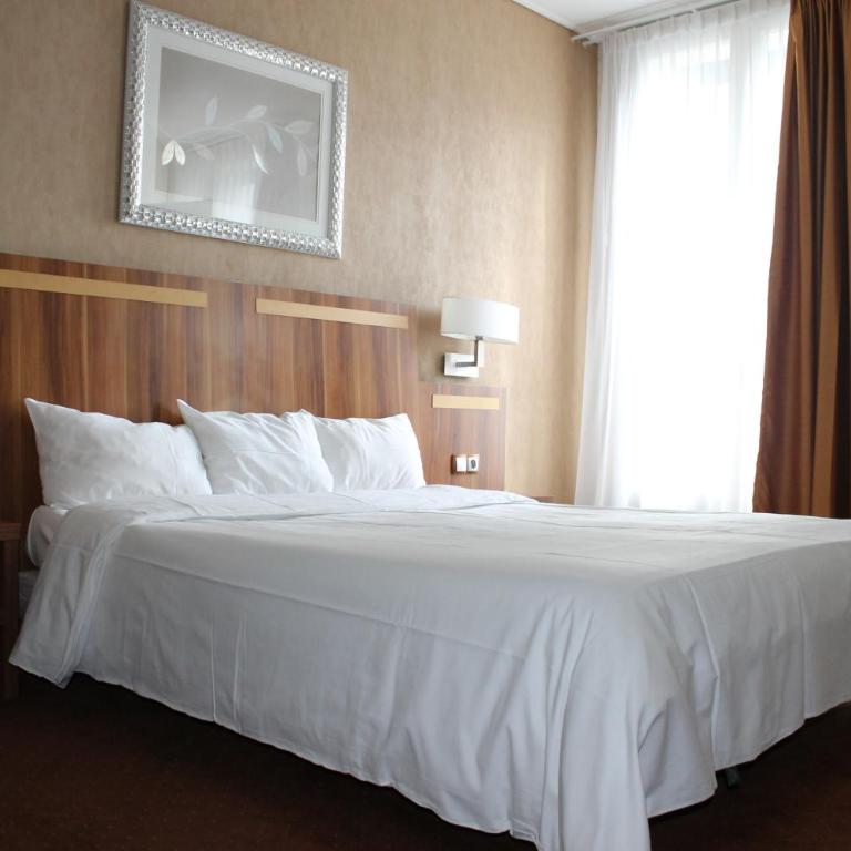 Hotel The Originals du Grand Monarque Nantes Gare - Chambre Double Confort - 1