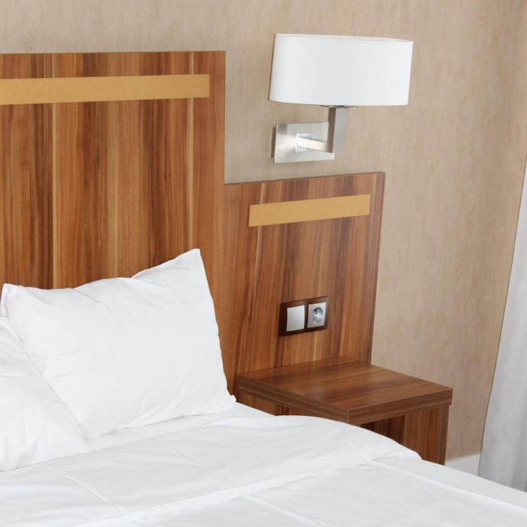 Hotel The Originals du Grand Monarque Nantes Gare - Chambre Simple Confort - 6