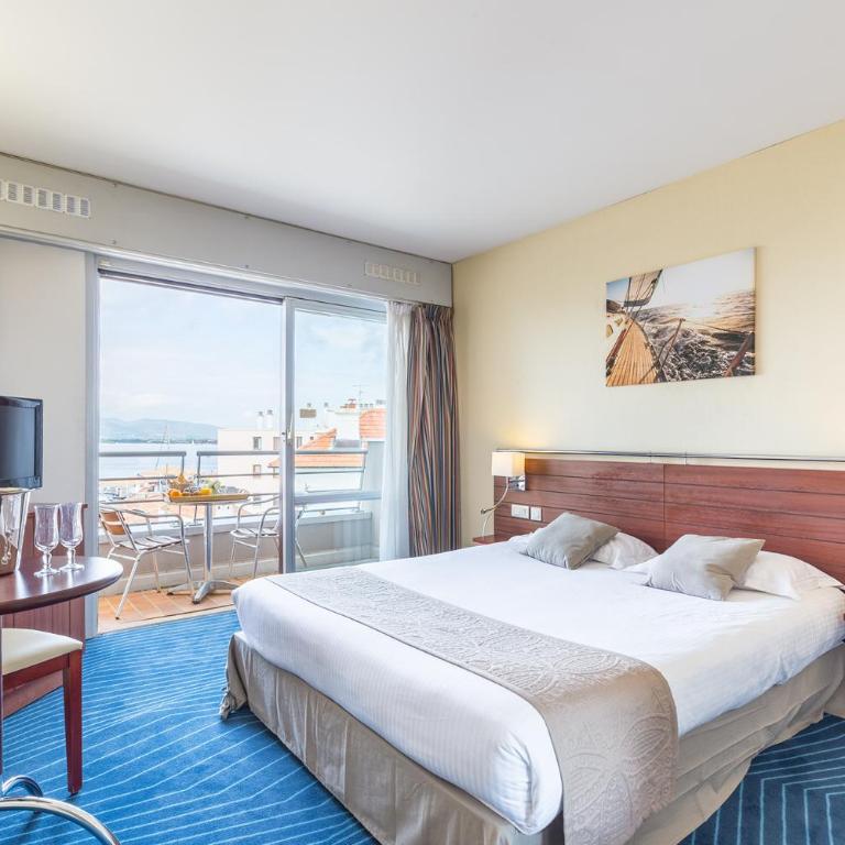 Hotel Brise de Mer - Piscine intérieure & extérieure - Chambre Double ou Lits Jumeaux Confort avec Balcon ou Terrasse - Accès Piscine - 7